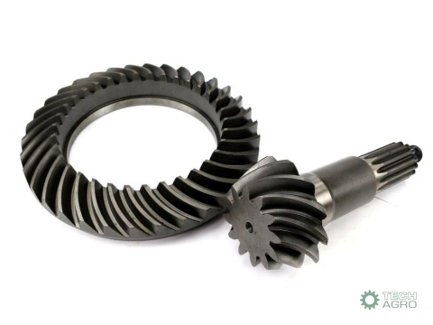 Wałek atakujący z kołem talerzowymC-385 śruby M12 80170989 WARYŃSKI